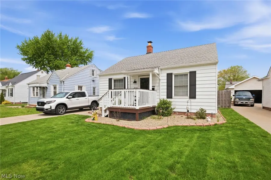 419 E 326th Street, Willowick, OH 44095 - #3