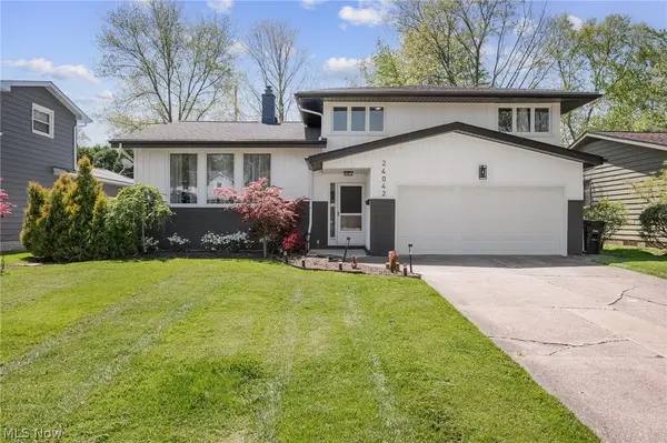 24042 Greenlawn Avenue, Beachwood, OH 44122