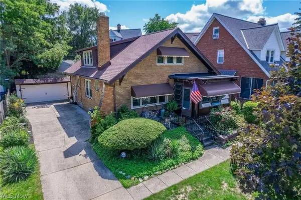 2151 Overbrook Avenue, Lakewood, OH 44107