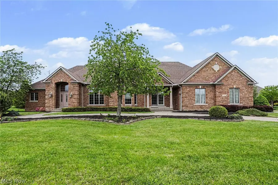 6291 Maypine Farm Boulevard, Highland Heights, OH 44143 - #2