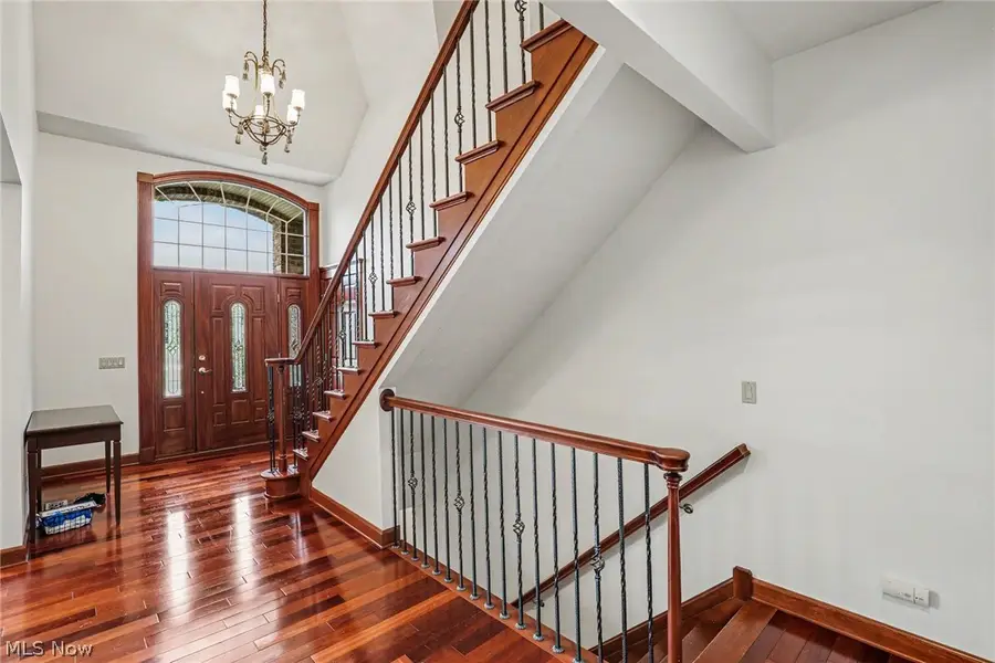 6291 Maypine Farm Boulevard, Highland Heights, OH 44143 - #3