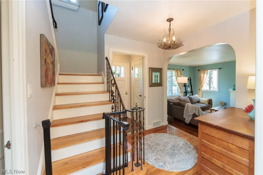 21581 Kenwood Avenue, Rocky River, OH 44116 - #2