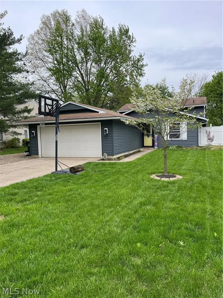 5825 Olive Avenue, North Ridgeville, OH 44039 - #3