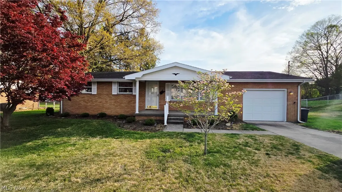 162 Orange Drive, Williamstown, WV 26187 - #1