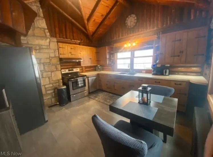 1104 Lake Road, Conneaut, OH 44030 - #3
