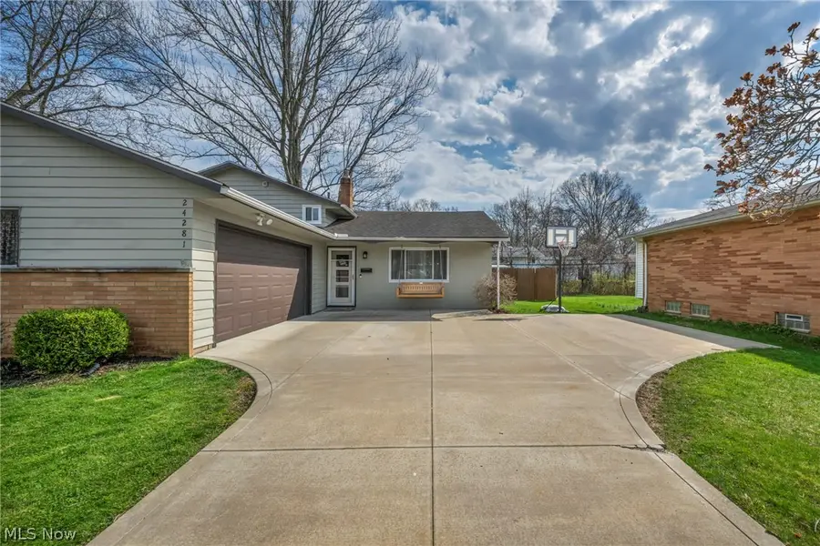 24281 Lebern Drive, North Olmsted, OH 44070 - #2