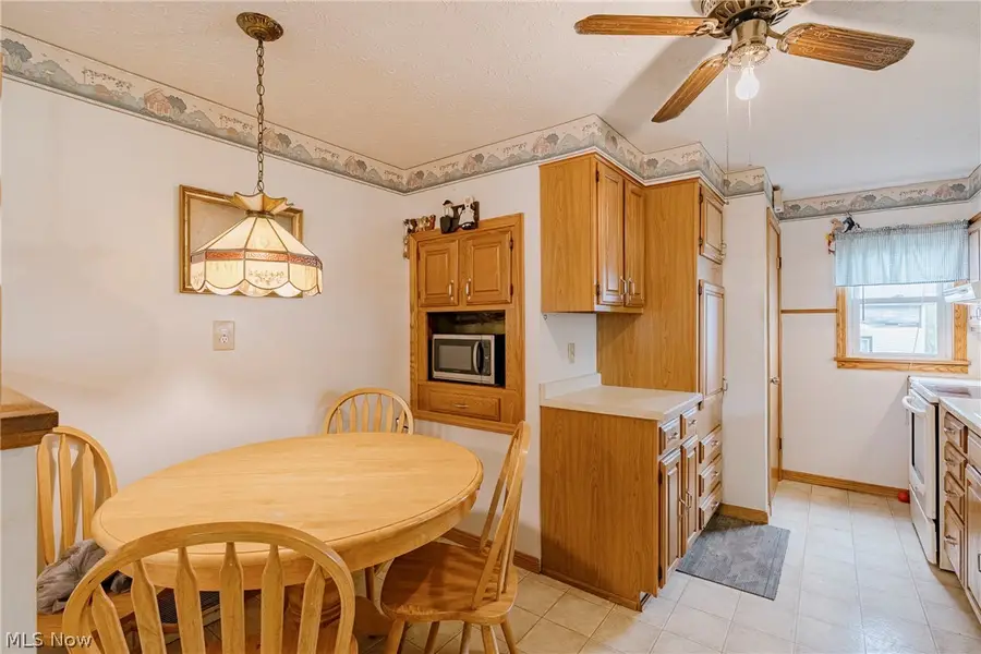 464 Jefferson Avenue, Barberton, OH 44203 - #2