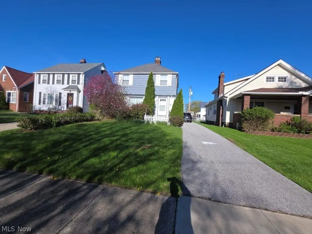 367 E 211th Street, Euclid, OH 44123 - #1