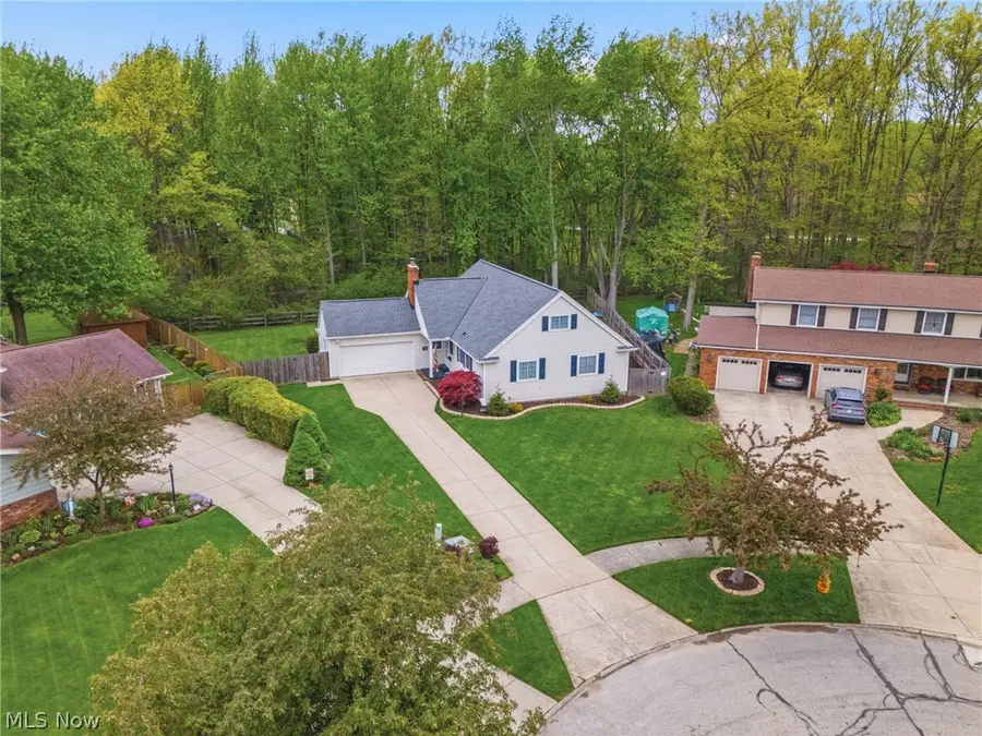 29575 Dorchester Drive, North Olmsted, OH 44070 - #2