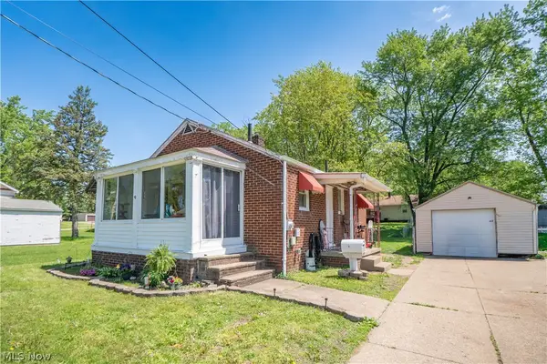 462 Fenton Ne Avenue, Canton, OH 44704