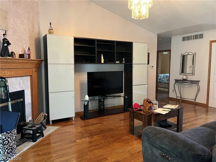 1501 Birch Run Ne Drive, Warren, OH 44483 - #3