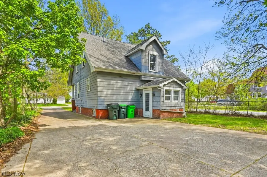 1712 E 300th Street, Wickliffe, OH 44092 - #3