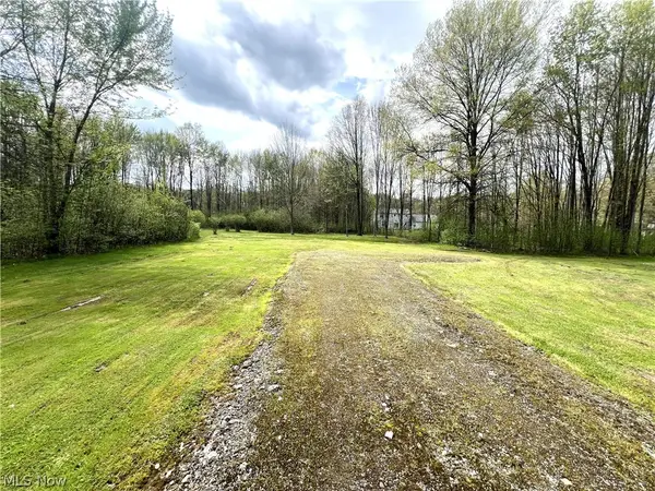 1972 Hercules Drive, Lake Milton, OH 44429