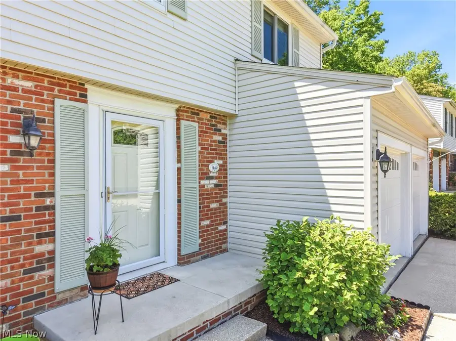 1142 Waldo Way, Twinsburg, OH 44087 - #2