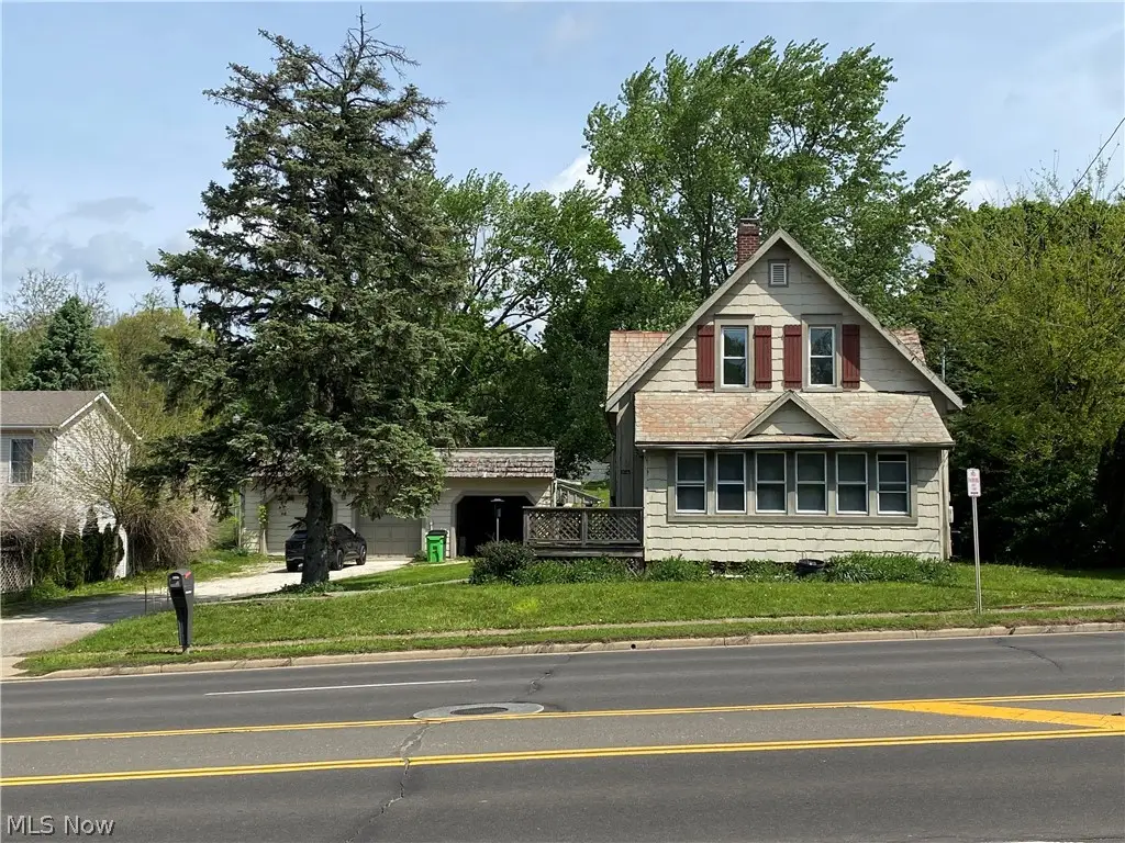 1023 Applegrove Nw Street, North Canton, OH 44720 - #1