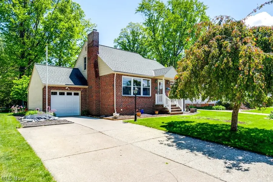 3241 W 231st Street, North Olmsted, OH 44070 - #2