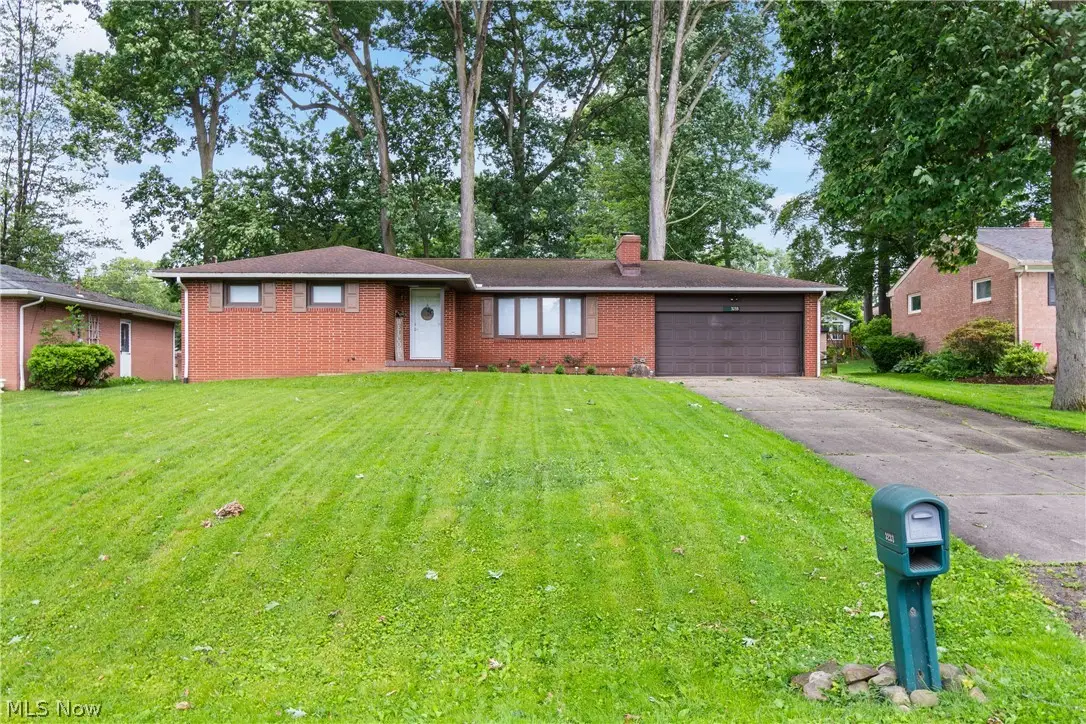 3233 Greenpark Nw Street, Massillon, OH 44646 - #1
