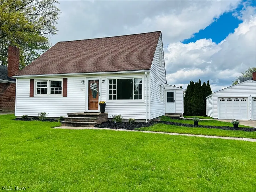 25 Hayes Avenue, Cuyahoga Falls, OH 44221 - #3