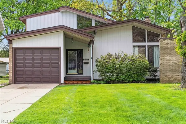 2422 Chestnut Boulevard, Cuyahoga Falls, OH 44223