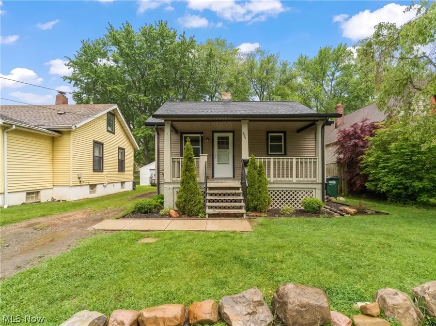 557 Washington Avenue, Barberton, OH 44203 - #2