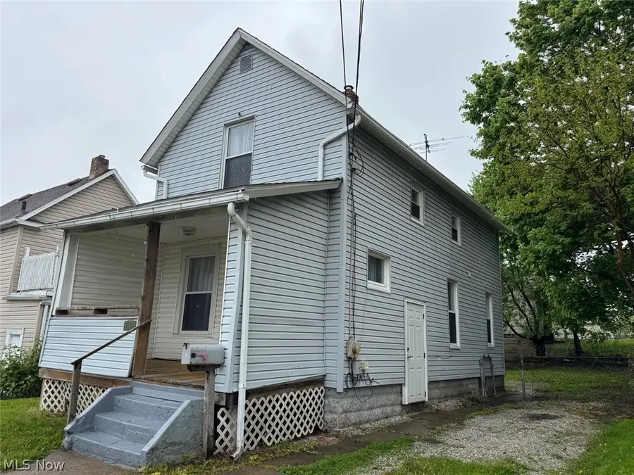 1009 W Wilbeth Road, Akron, OH 44314 - #3