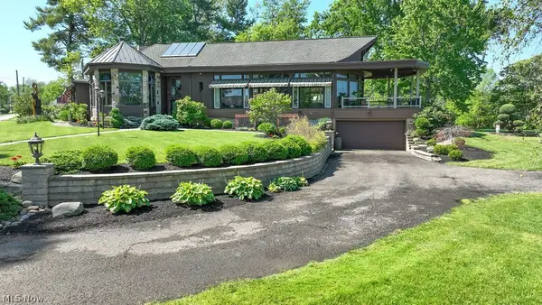 2009 Lakewood Sw Road, Sherrodsville, OH 44675