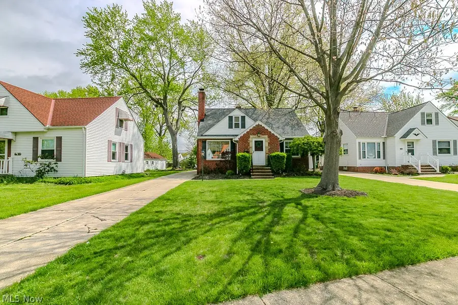 281 E 286th Street, Willowick, OH 44095 - #2