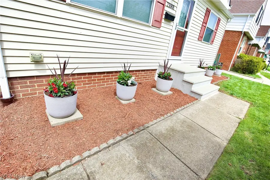 21001 Wilmore Avenue, Euclid, OH 44123 - #3