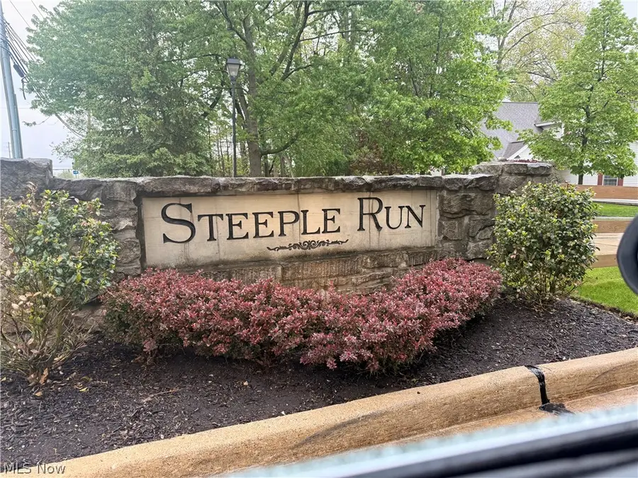 201 Steeplechase, Willoughby Hills, OH 44092 - #3