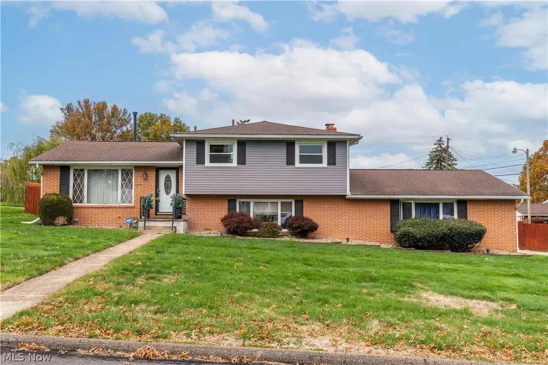 1227 33rd Ne Street, Canton, OH 44714 - #1