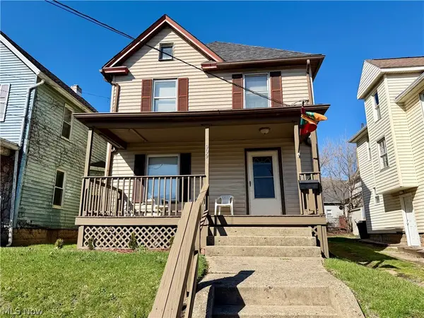 909 Clarendon Sw Avenue, Canton, OH 44710