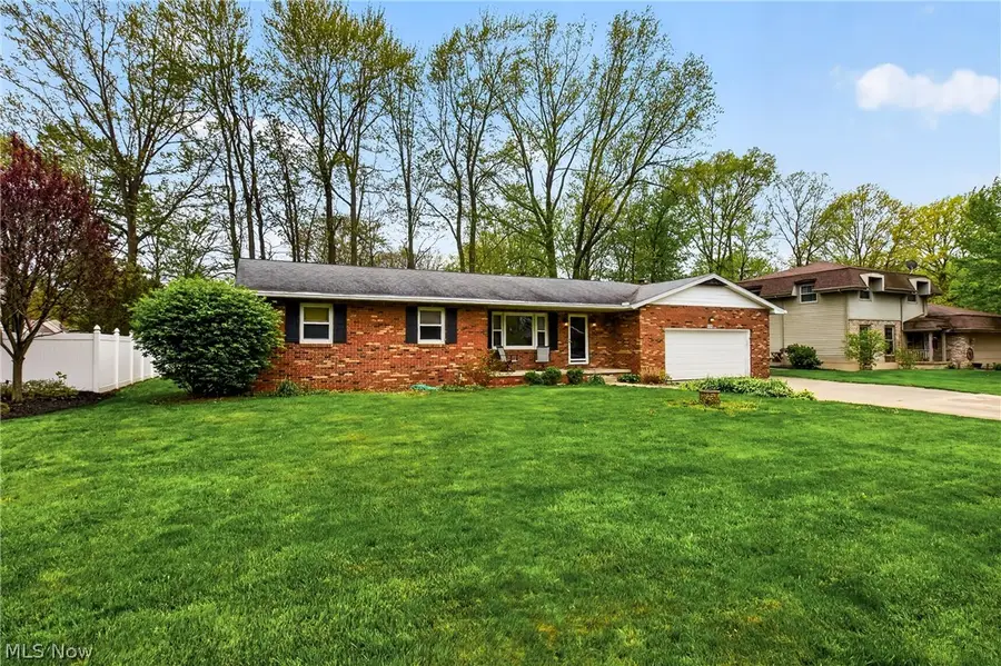 324 Old Oak Drive, Cortland, OH 44410 - #2