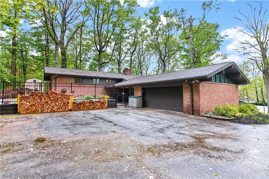 455 Barrington Ridge Road, Painesville, OH 44077 - #2