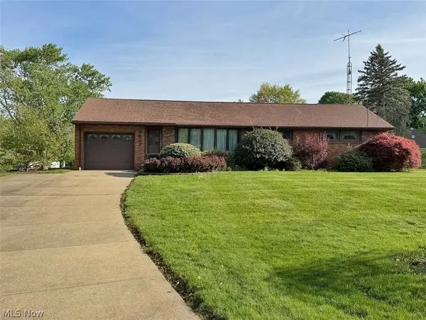 3937 Linda Nw Street, North Canton, OH 44720