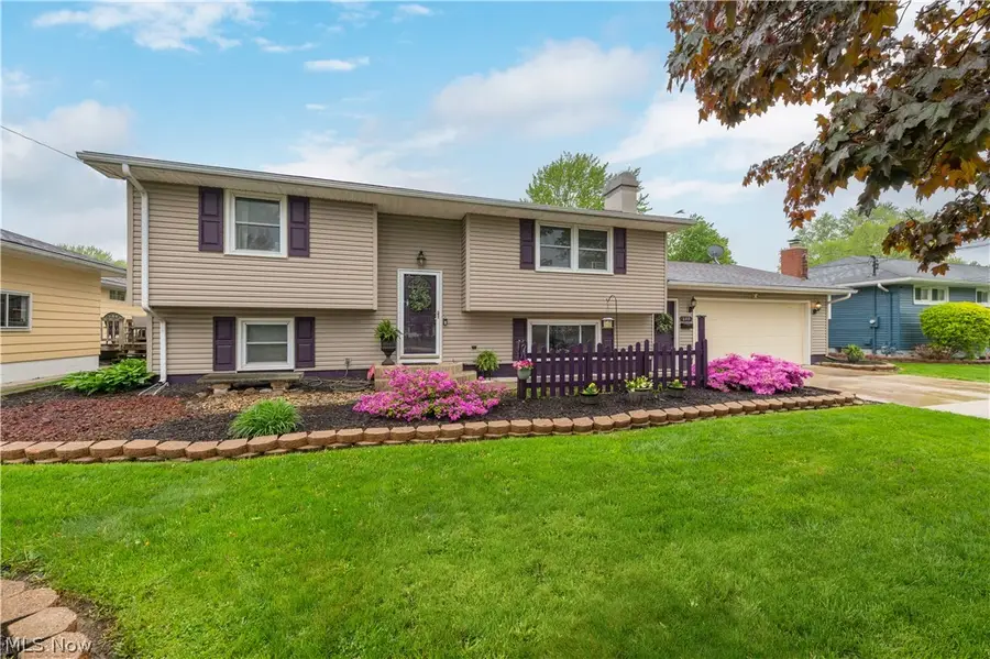 640 W Martin Avenue, Amherst, OH 44001 - #2