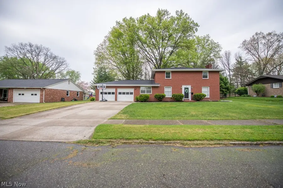 827 E 5th Street, Dover, OH 44622 - #2