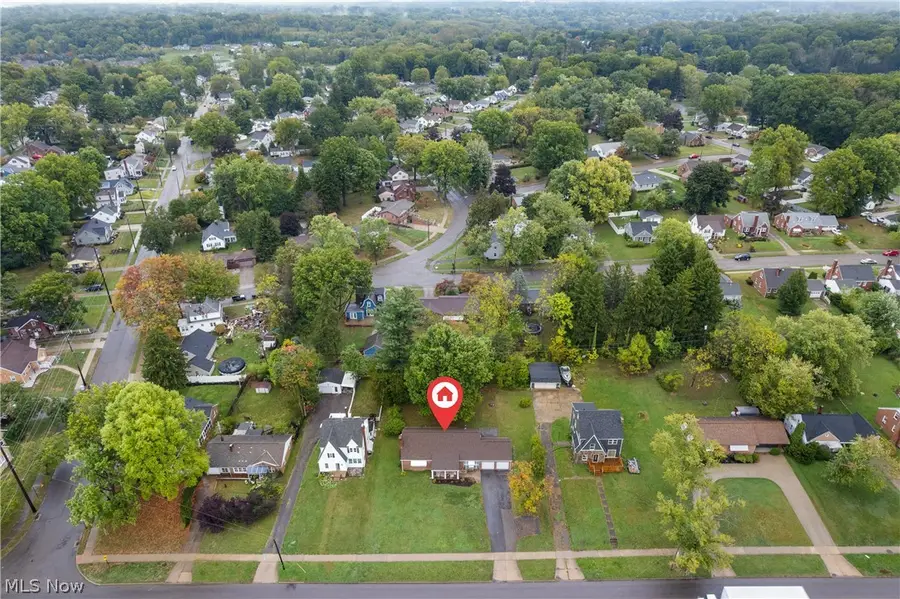 1720 Lincoln E Way, Massillon, OH 44646 - #2