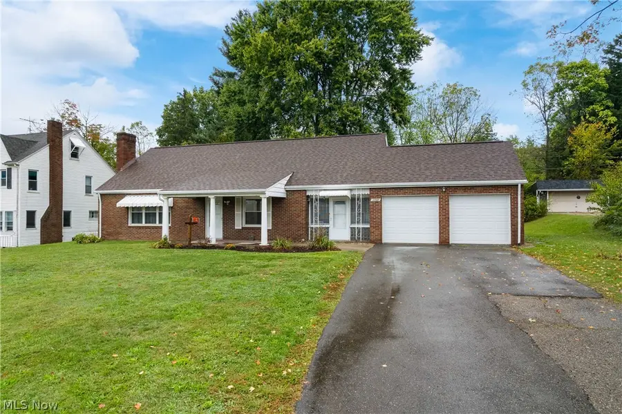 1720 Lincoln E Way, Massillon, OH 44646 - #3