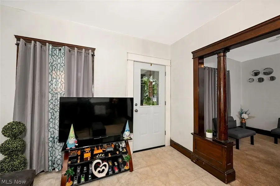 4049 Marvin Avenue, Cleveland, OH 44109 - #3