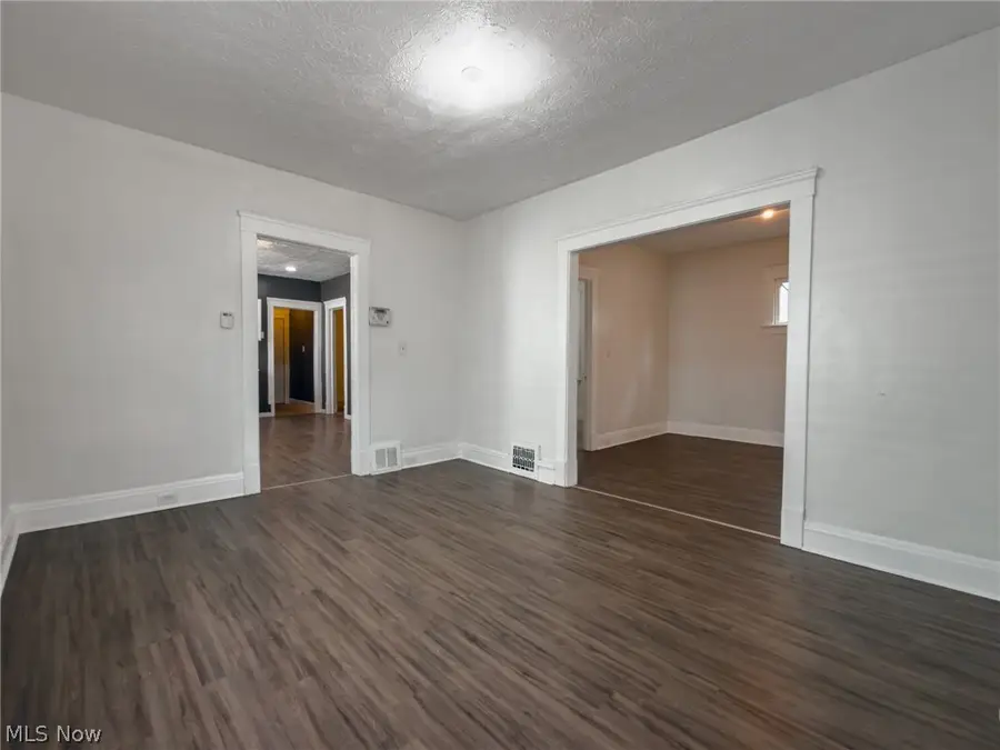 10209 Elwell Avenue, Cleveland, OH 44104 - #3