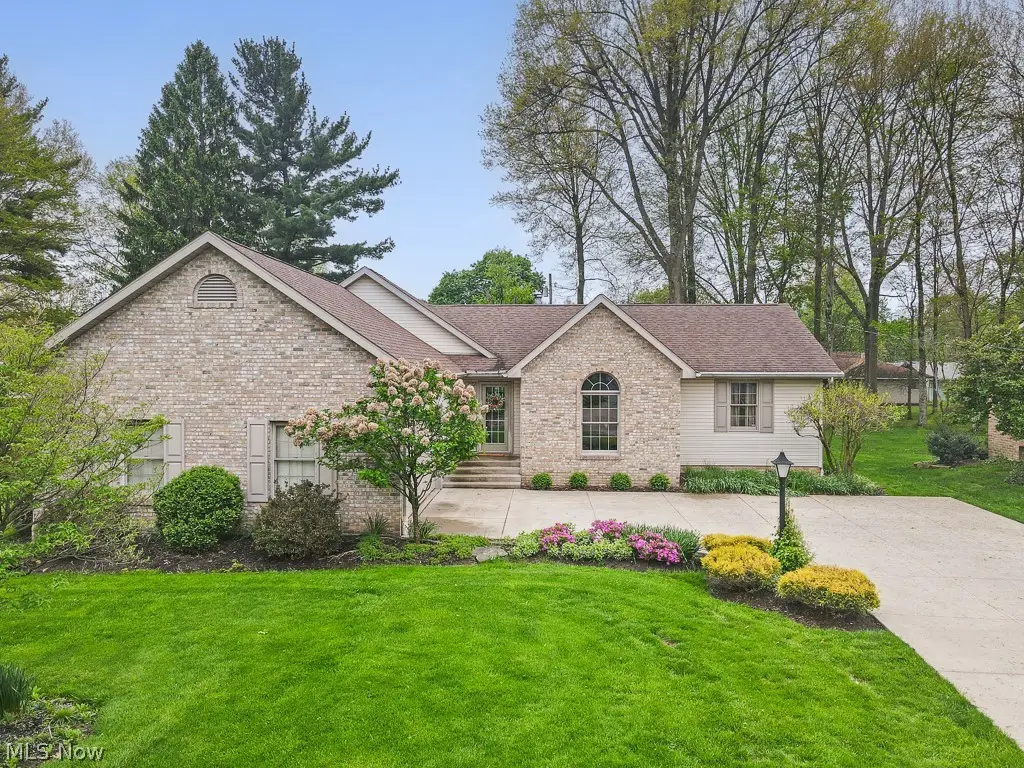 392 Maplewood Drive, Alliance, OH 44601 - #1