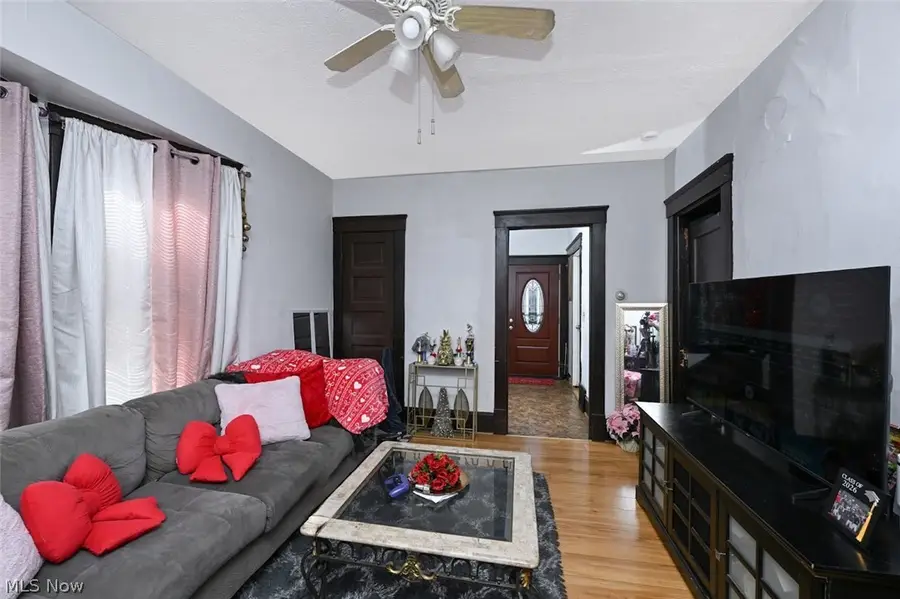 4132 Robert Avenue, Cleveland, OH 44109 - #3