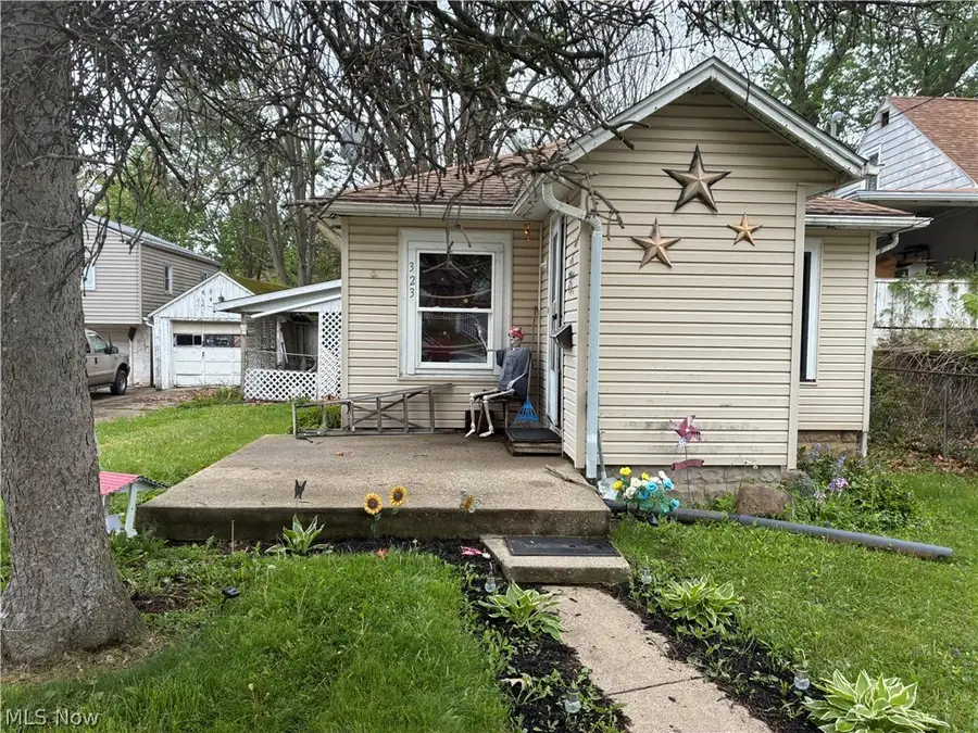 323 Harding Sw Avenue, Massillon, OH 44646 - #2