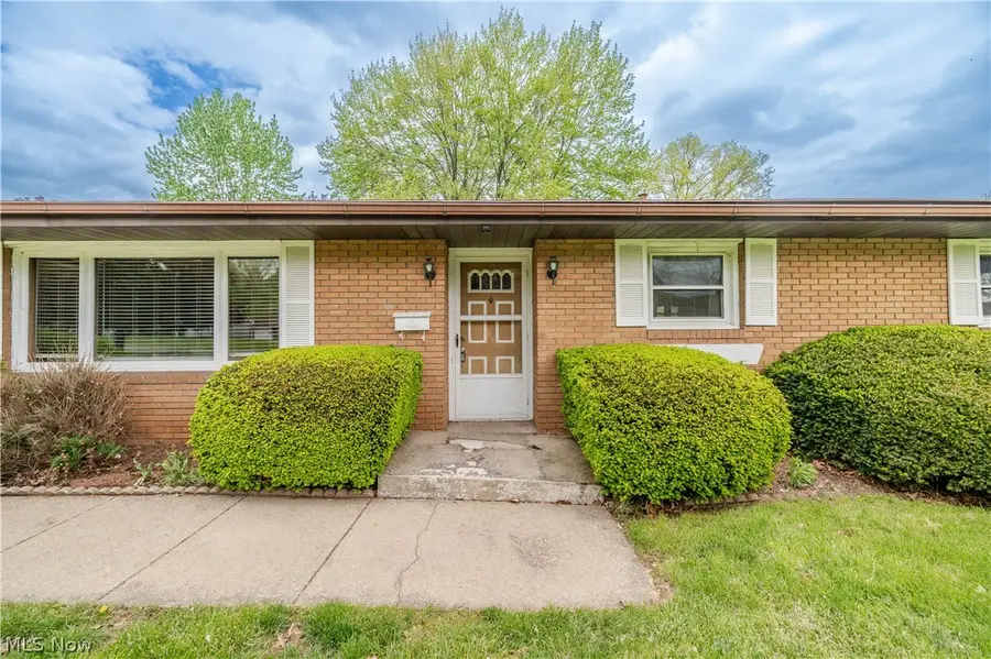 7627 Catherine Street, Masury, OH 44438 - #2