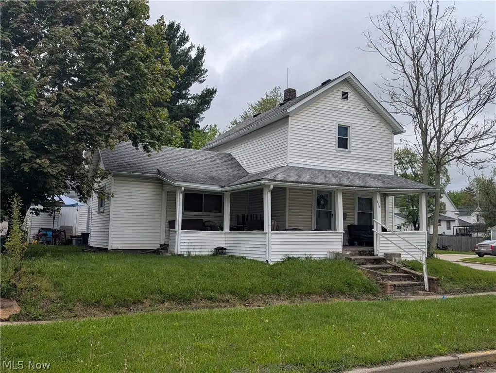 206 Water Street, Wadsworth, OH 44281 - #1