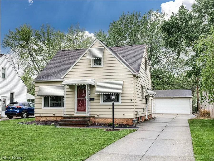 6932 Greenleaf Avenue, Parma Heights, OH 44130 - #2