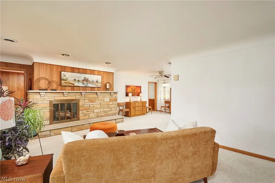 639 N Azalea Boulevard, Barberton, OH 44203 - #3