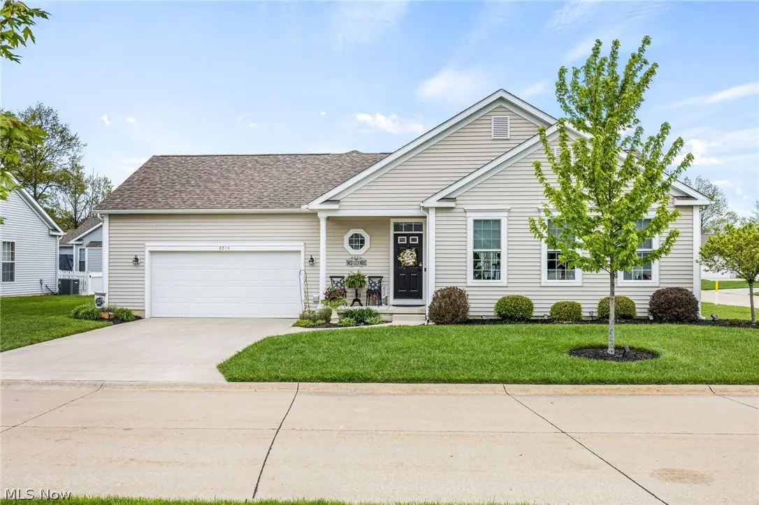 8744 Wakefield Run, North Ridgeville, OH 44039 - #1