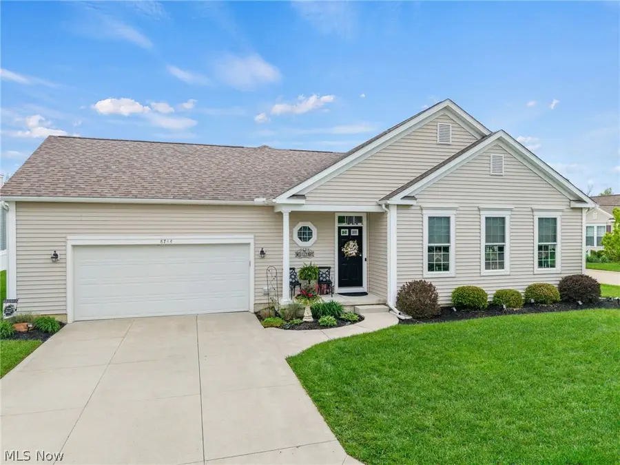 8744 Wakefield Run, North Ridgeville, OH 44039 - #2