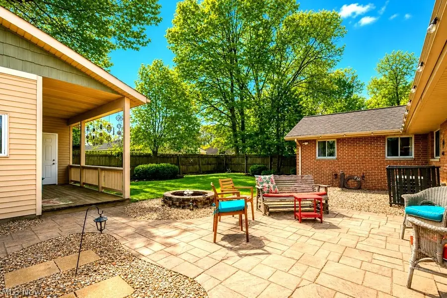 7580 Primrose Drive, Mentor On The Lake, OH 44060 - #2
